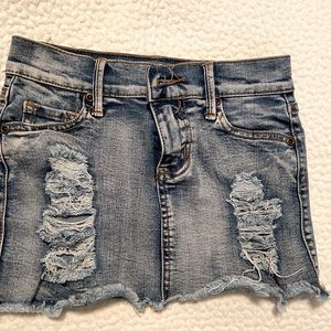 SO NIKKI Girls size 7 Denim skirt. Like new